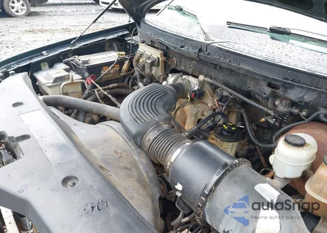 2005 Ford F-150 Stx/Xl/Xlt z USA, uszkodzony, nr VIN 1FTRX12W05NA13318